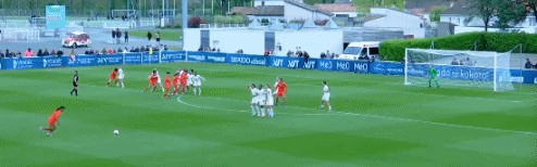 世界杯官方入口更新-半场：法国女足U16 0-1中国女足U16，周瑾彤任意球破门