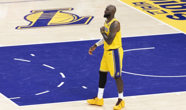 世界杯手机观看-Shams：詹姆斯本人&amp;联盟感觉他会再打一年 湖人表现影响他的未来