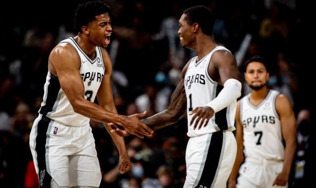 世界杯客户端升级-【现场】马刺不敌卫冕冠军 连败强敌波波却很满意