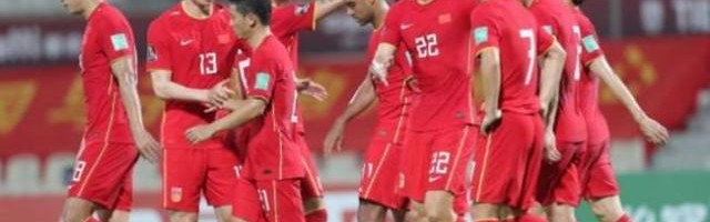 国足出战澳大利亚一身红 12强赛首战讨“好彩头”？