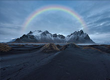 老马墓碑刻“感谢足球” 足球：“感谢你跟我一起踢”